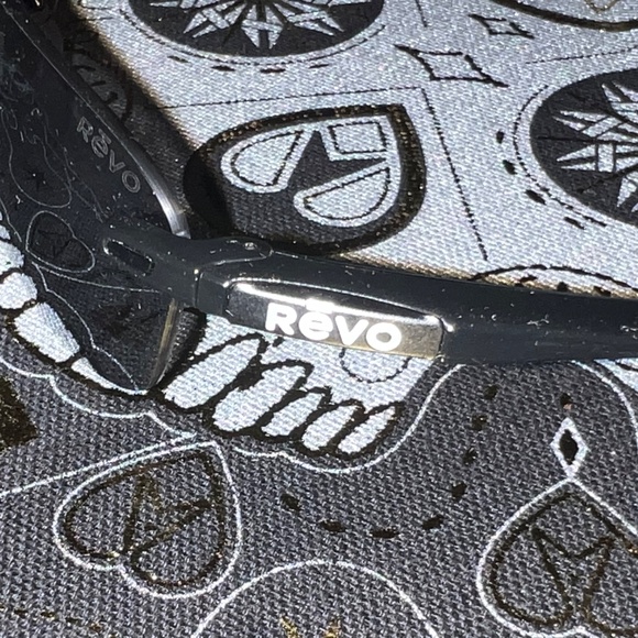 Revo sunglasses - Picture 2 of 9